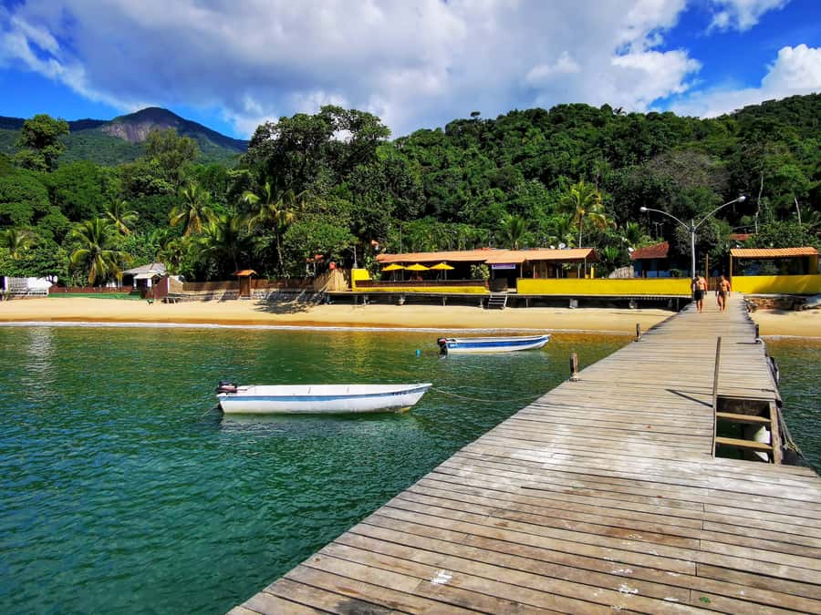 Ilha Grande: Private Hiking with Forest, Beaches & Waterfall - Starting in Vila do Abraão with a short history lesson