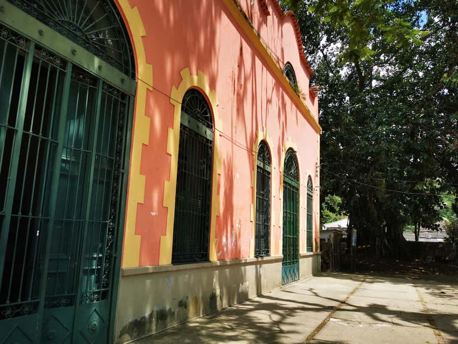 Ilha Grande: Private Historic Walking Tour with Natural Pool - Ocean viewpoints and the natural pool