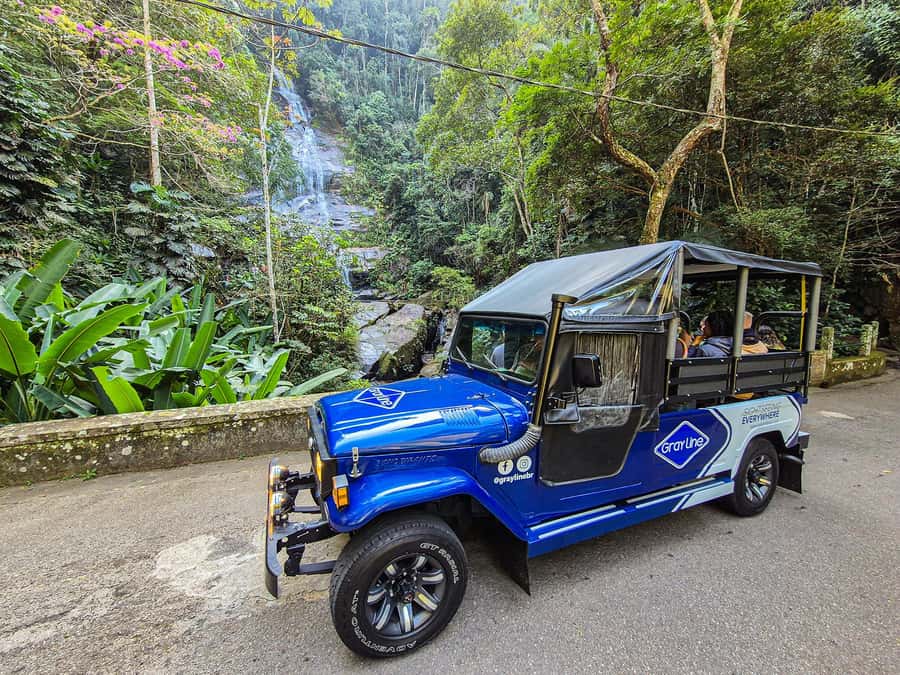 Jeep'n'Culture: Rocinha Favela and Tijuca Rainforest Tour - A four-hour schedule with a lot packed in