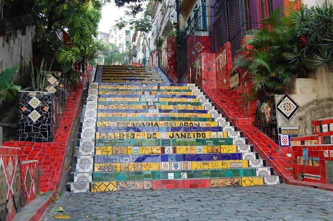 More than a Pub Crawl: An Authentic Night Experience in Rio - Why Lapa works for a guided night out