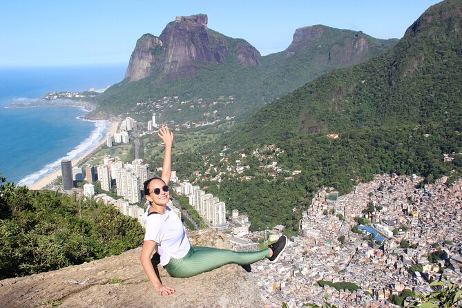 Morro Dois Irmãos Hikking + Vidigal Favela Tour - The guide and the group experience