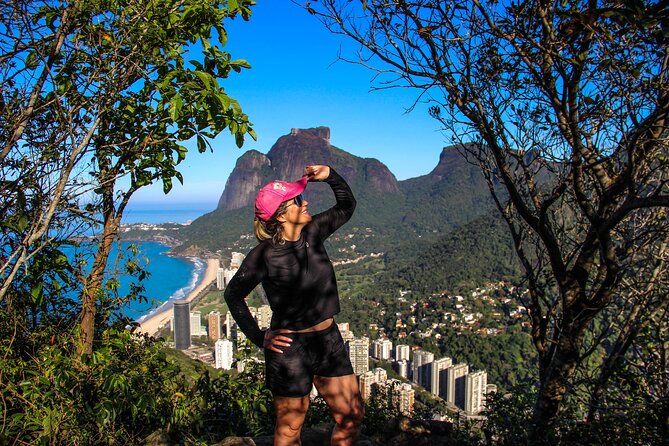 Morro Dois Irmãos Hikking + Vidigal Favela Tour - The climb from Vidigal to the summit