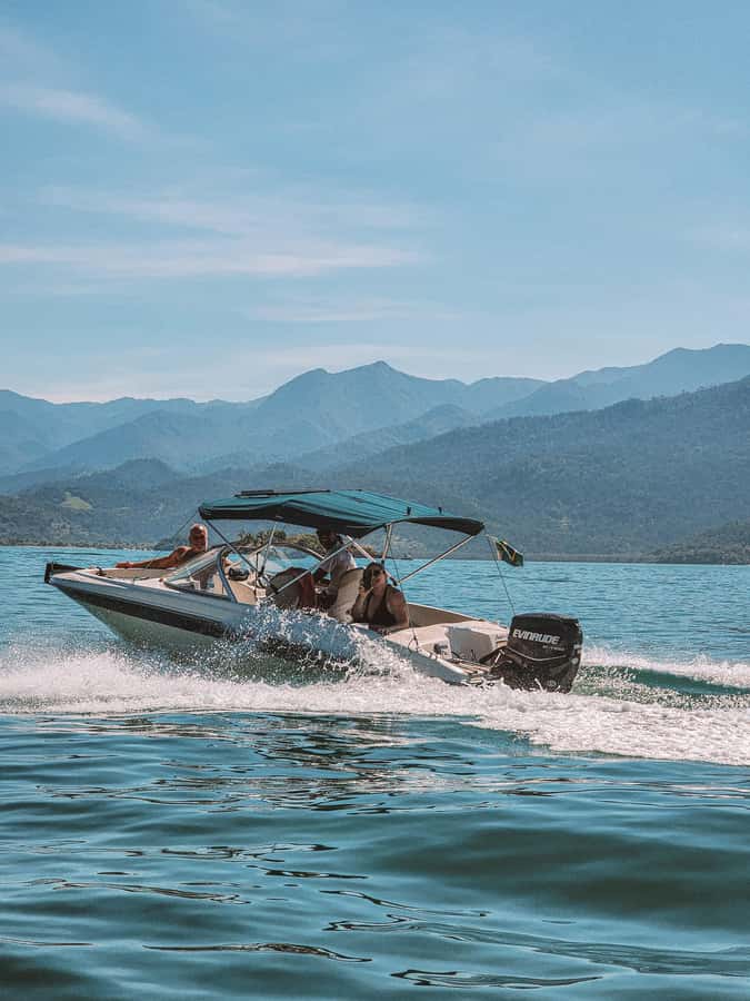 Paraty: A Private Speedboat Experience in Mamangua - The recommended six-hour route