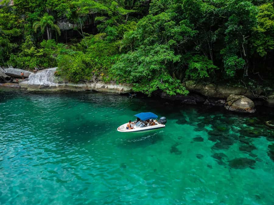 Paraty: A Private Speedboat Experience in Mamangua - Who is Thiago, and why does the sailor matter?