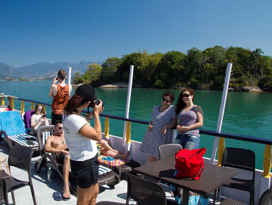 Paraty Bay: Islands & Beaches Boat Tour with Snorkeling - Why Paraty Bay works so well by boat