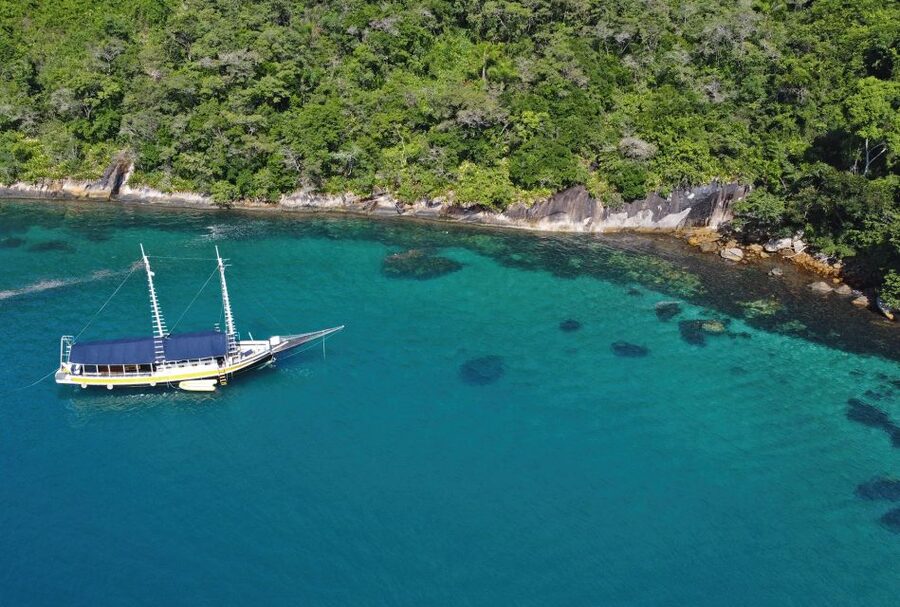 Paraty Bay: Islands & Beaches Boat Tour with Snorkeling - What the four stops are like