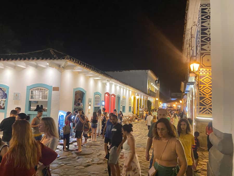 Paraty: Historic Centre Walking Tour & Cachaça Tasting - The architecture is best seen in daylight