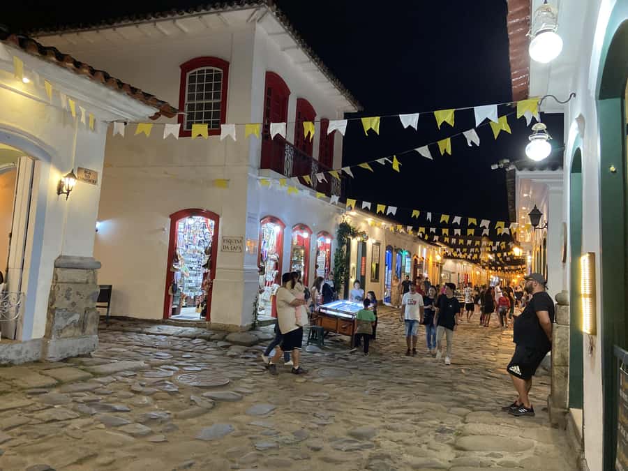 Paraty: Historic Centre Walking Tour & Cachaça Tasting - Who will enjoy this walk most