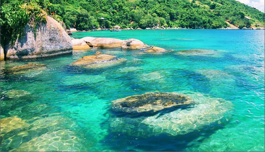 Paraty: Schooner Boat Tour with Beaches and Snorkeling - Four Stops Across Paraty Bay