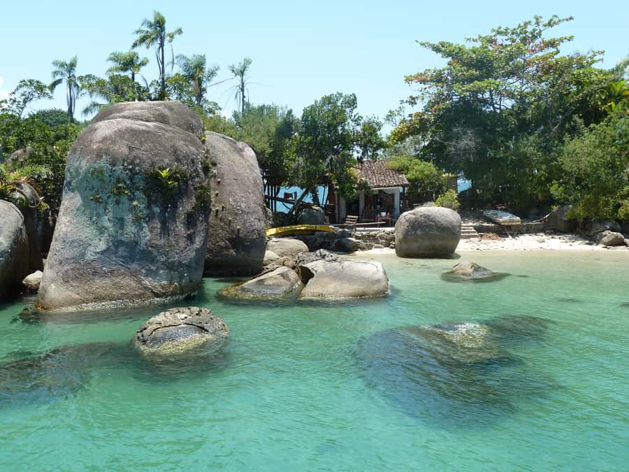 Paraty: Schooner Boat Tour with Beaches and Snorkeling - Snorkeling in the Bay
