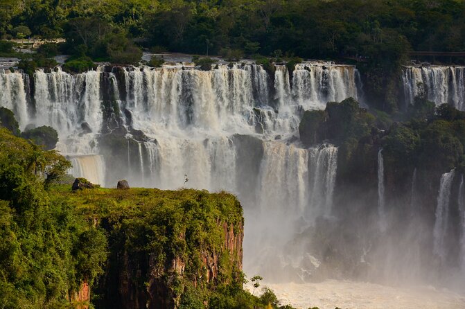 Private transport with guide to the Falls on the Argentinean side. - Why the Argentine side is worth your time