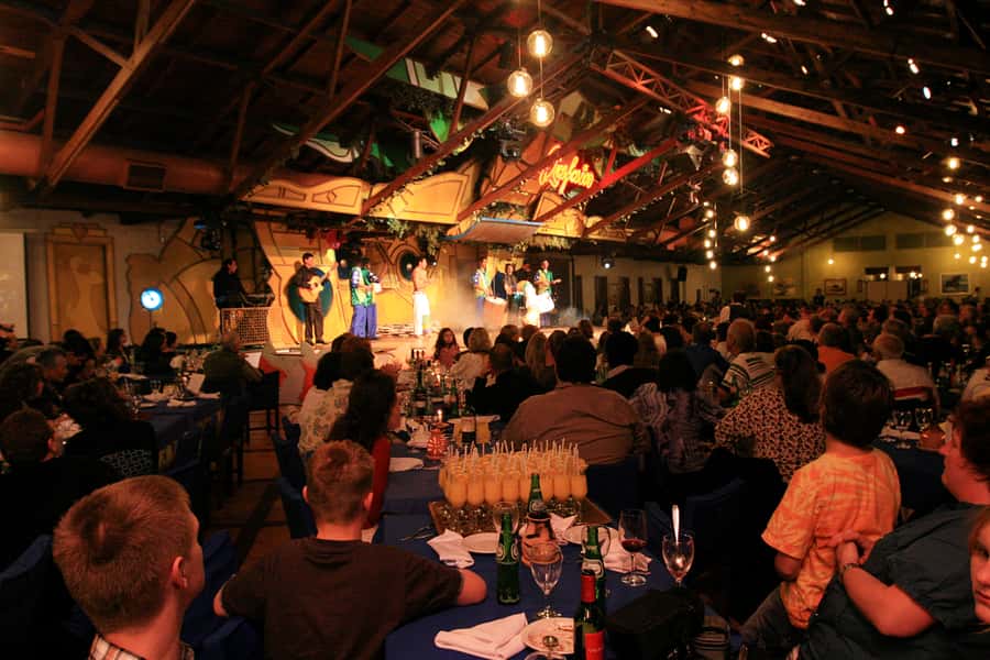 Rafain Palace: Barbecue Dinner Show - What happens when you arrive at Rafain Palace