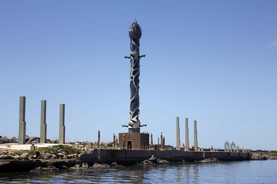 Recife & Olinda City Tour: Unveiling the Charm of Two Cities - Casa da Cultura turns a former prison into a cultural stop