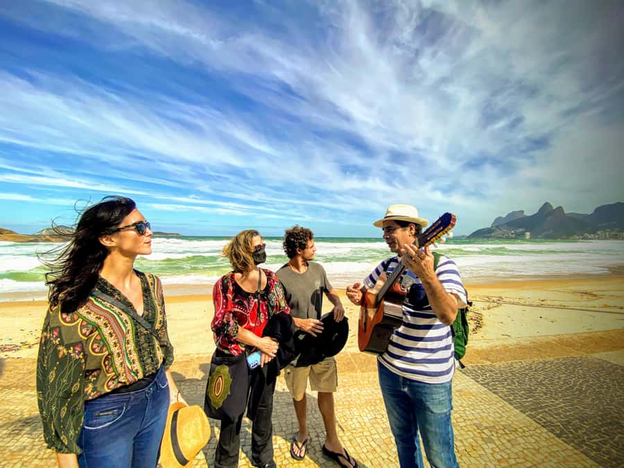 Rio de Janeiro: Bossa Nova Walking Tour with Guide - Laura Alvim and the final bar stop