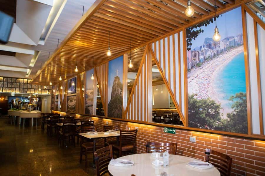 Rio de Janeiro: Brazilian Music at Rio Scenarium with Dinner - Hotel pickup, language, and the late return