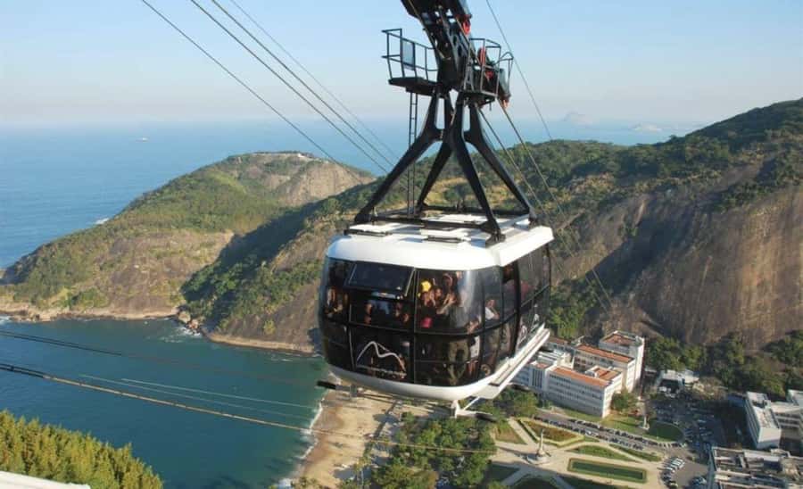 Rio de Janeiro: Christ the Redeemer and Sugarloaf Tour with… - The van, pickup, and the traffic problem