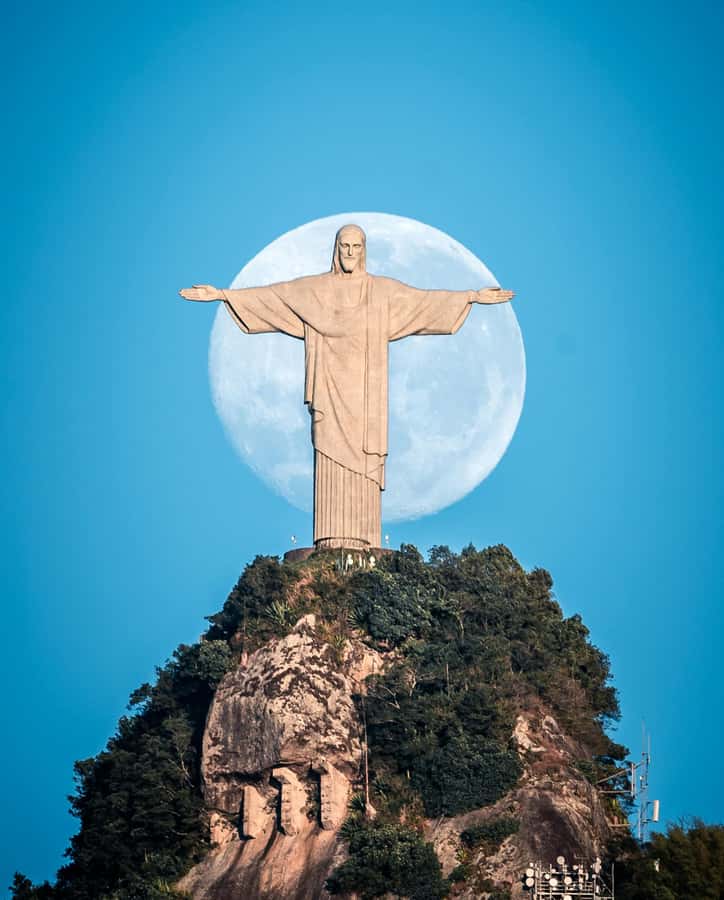 Rio de Janeiro: Christ the Redeemer Ticket - Reaching Christ the Redeemer at the summit