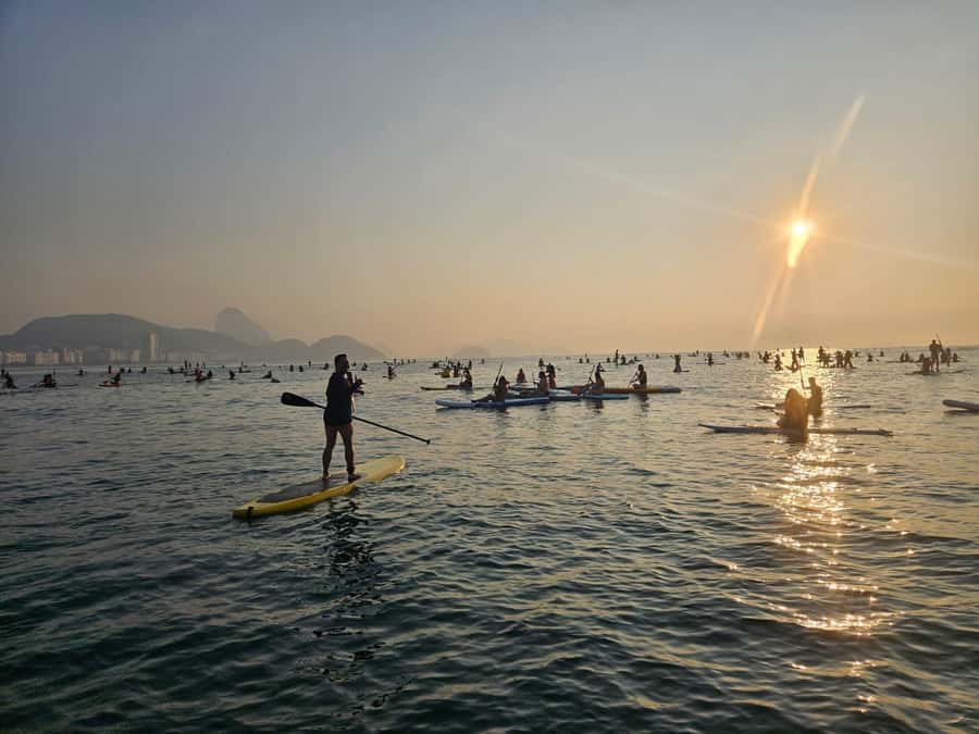 Rio de Janeiro: Copacabana Sunrise Stand Up Paddleboard Tour - Finding the red turtle tent at Av. Atlântica, 4134
