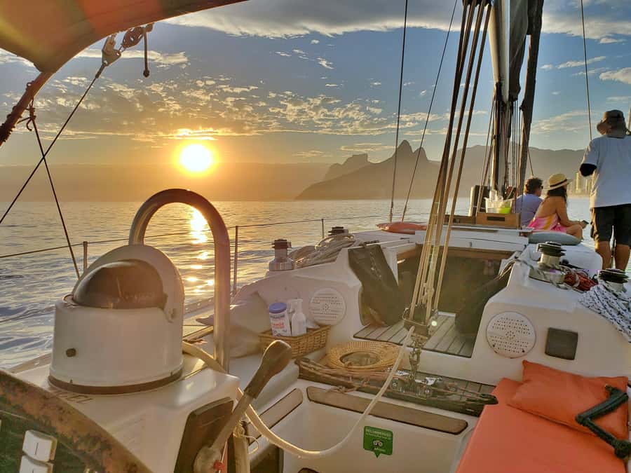 Rio de Janeiro: Guanabara Bay Sunset Sailing Tour & Drinks - Key points to know before you sail