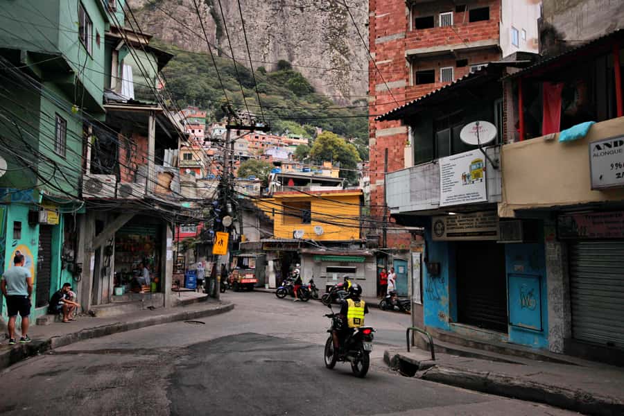 Rio De Janeiro: Half-Day Rocinha Favela Walking Tour - Personal stories instead of stereotypes