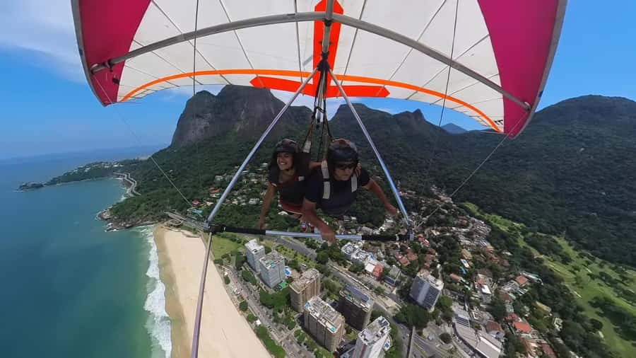 Rio de Janeiro: Hang Gliding or Paragliding Experience - From São Conrado Beach to the Pedra Bonita ramp