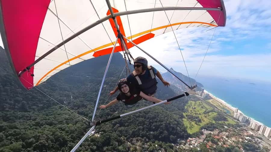 Rio de Janeiro: Hang Gliding or Paragliding Experience - Hang gliding or paragliding over Rio