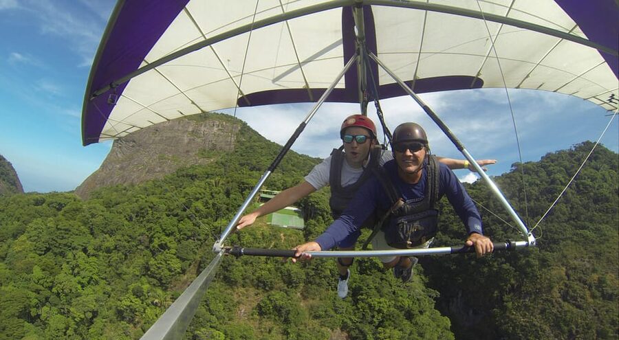 Rio de Janeiro: Hang Gliding or Paragliding Experience - Weather, timing, and what to bring