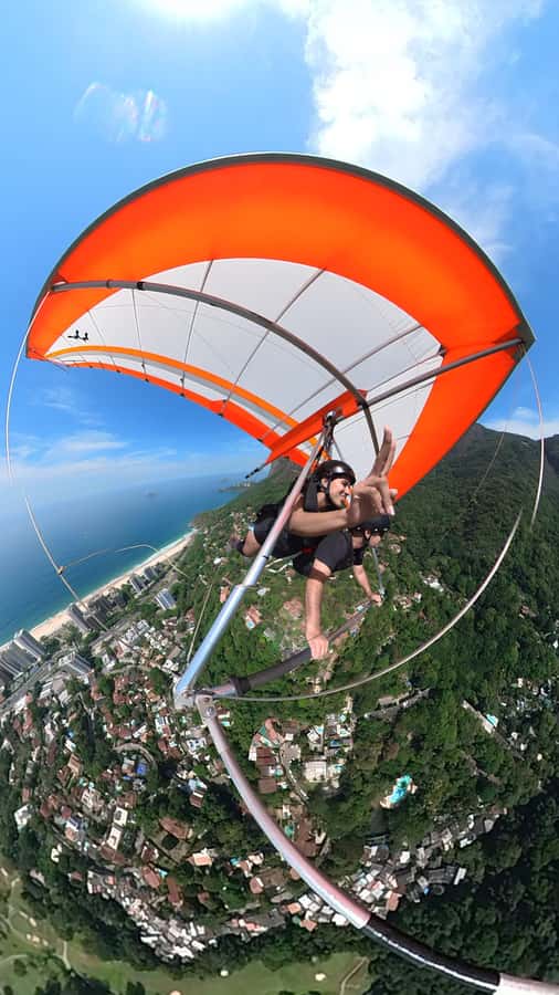 Rio de Janeiro: Hang Gliding or Paragliding Flights - Seven to 20 minutes above Rio