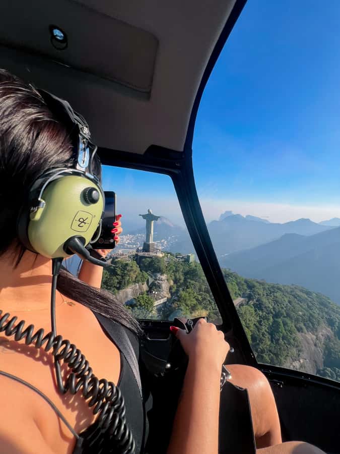 Rio de Janeiro: Helicopter Flight Christ the Redeemer 30 min - The lagoon and the green center of Rio