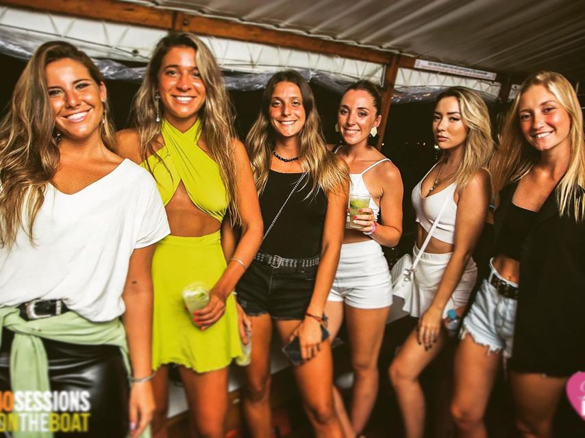 Rio de Janeiro: Late Night Boat Party with DJ and Dancing - Who will enjoy this boat party most