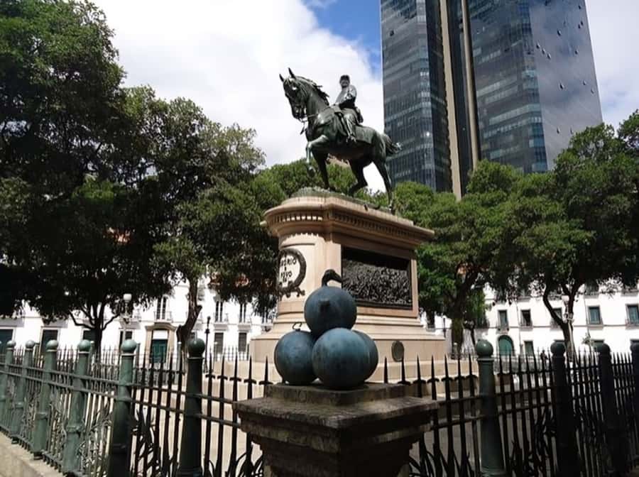 Rio de Janeiro : Must-See Sites Walking Tour With A Guide - Cinelândia, the final stop