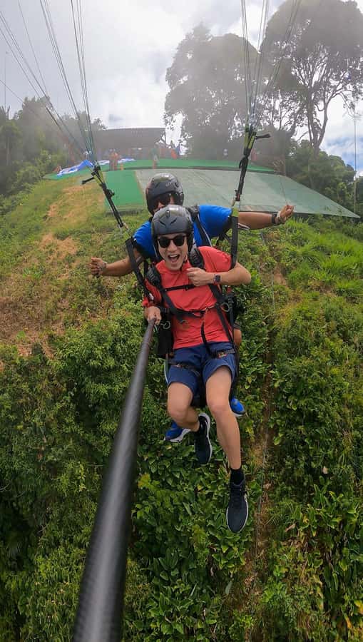 Rio de Janeiro : Paragliding Tandem Flights over Rio - Riding up to Pedra Bonita
