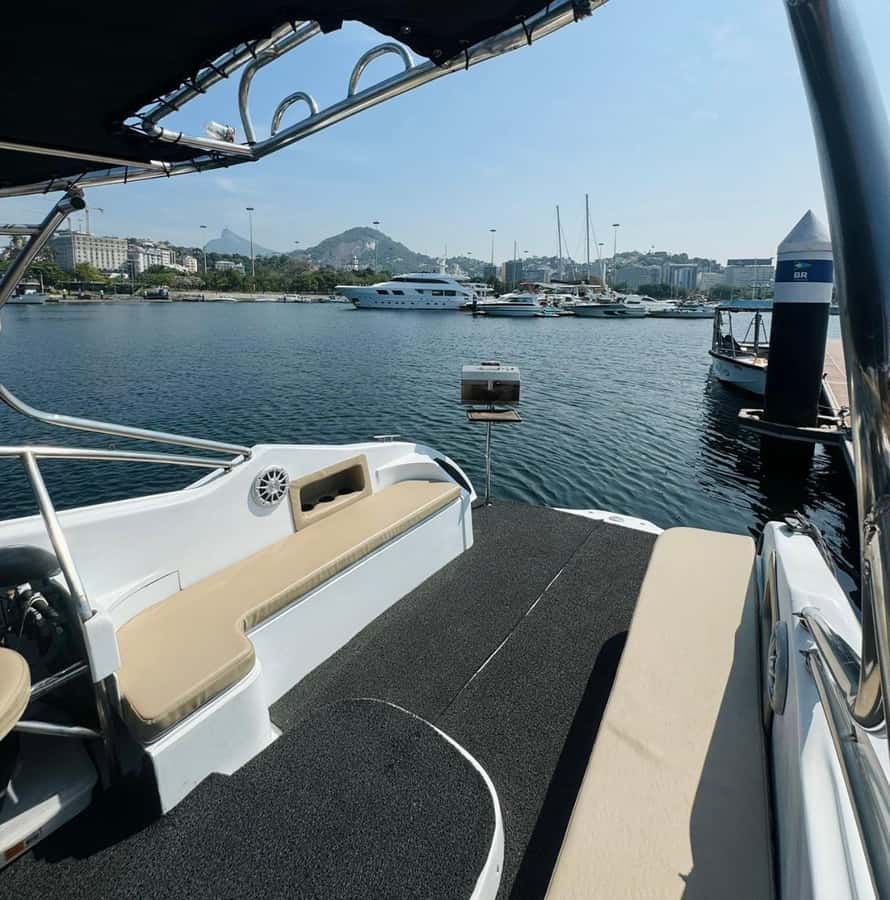 Rio de Janeiro: Private Speedboat Trip - Crossing toward Niterói and Adão e Eva Beach
