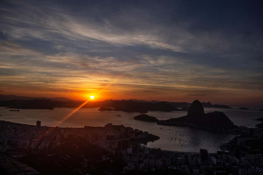Rio de Janeiro: Private Sunrise Tour at Mirante Dona Marta - Arriving before dawn at Dona Marta