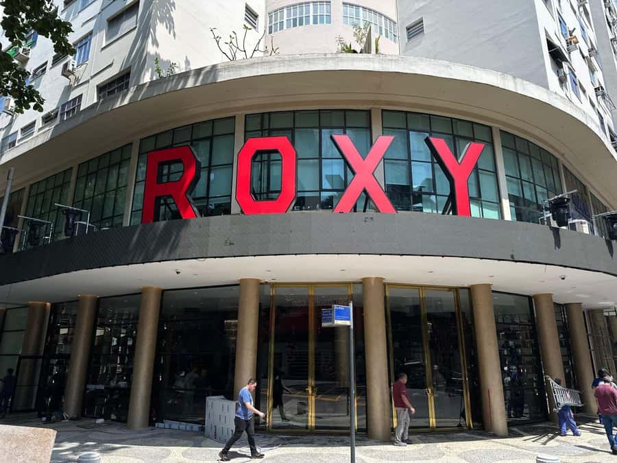 Rio de Janeiro: Roxy Dinner Show with Hotel Pickup - Key points to know before you book