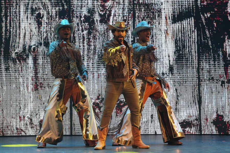 Rio de Janeiro: Roxy Dinner Show with Hotel Pickup - Aquele Abraço and Brazil’s five regions