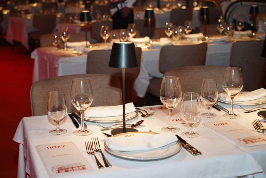 Rio de Janeiro: Roxy Dinner Show with Hotel Pickup - How the four-hour schedule feels