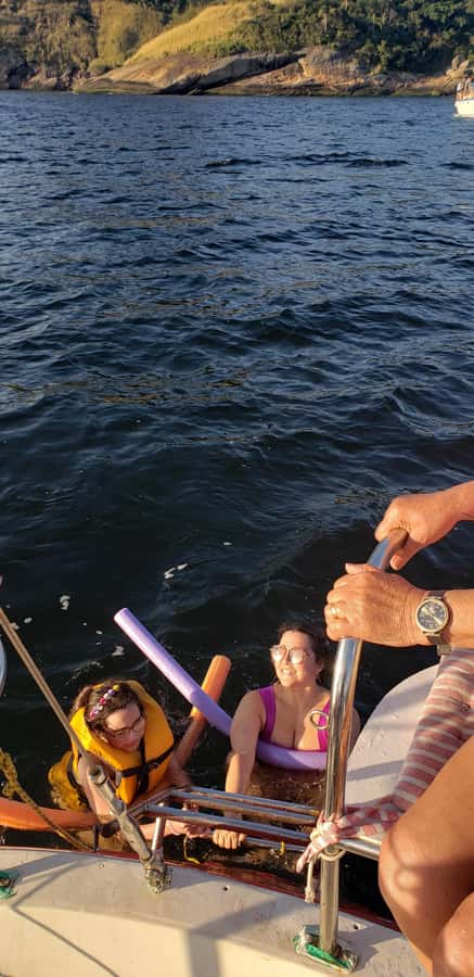 Rio de Janeiro: Sailing Sunset Tour with Snacks and Drinks - What to pack for the three hours