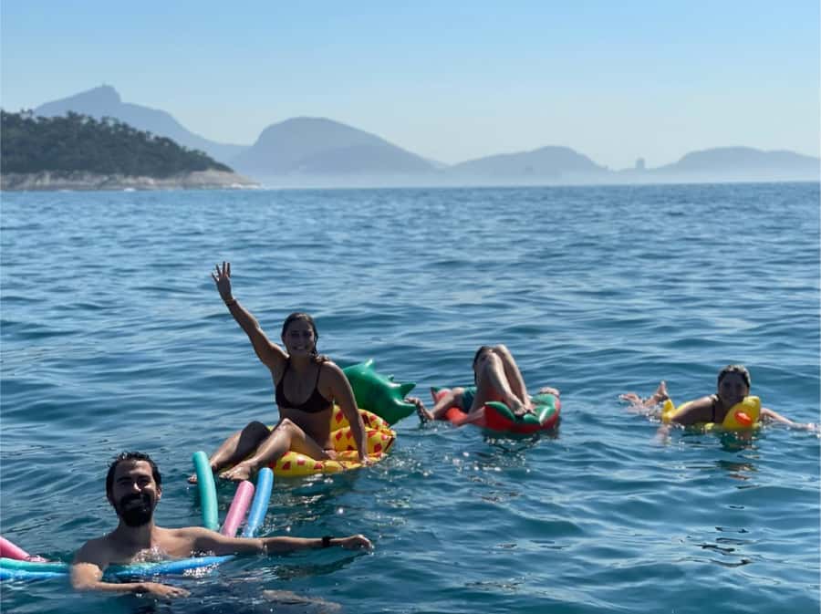 Rio de Janeiro: SpeedBoat Tour - Beach Tour with Beer - Copacabana from the water