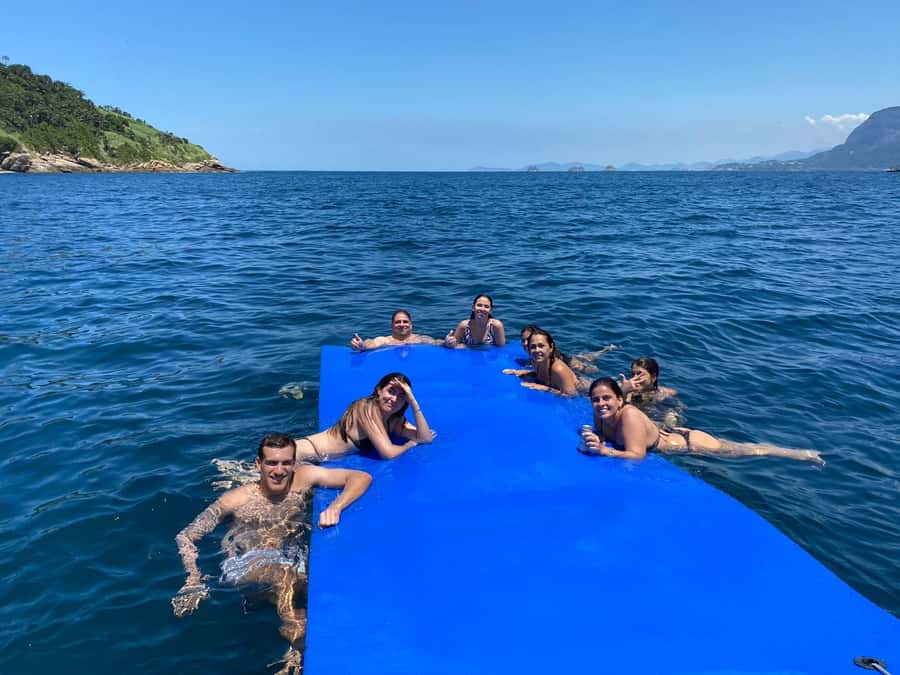 Rio de Janeiro: SpeedBoat Tour - Beach Tour with Beer - Drinks, group size, and the real value of $56