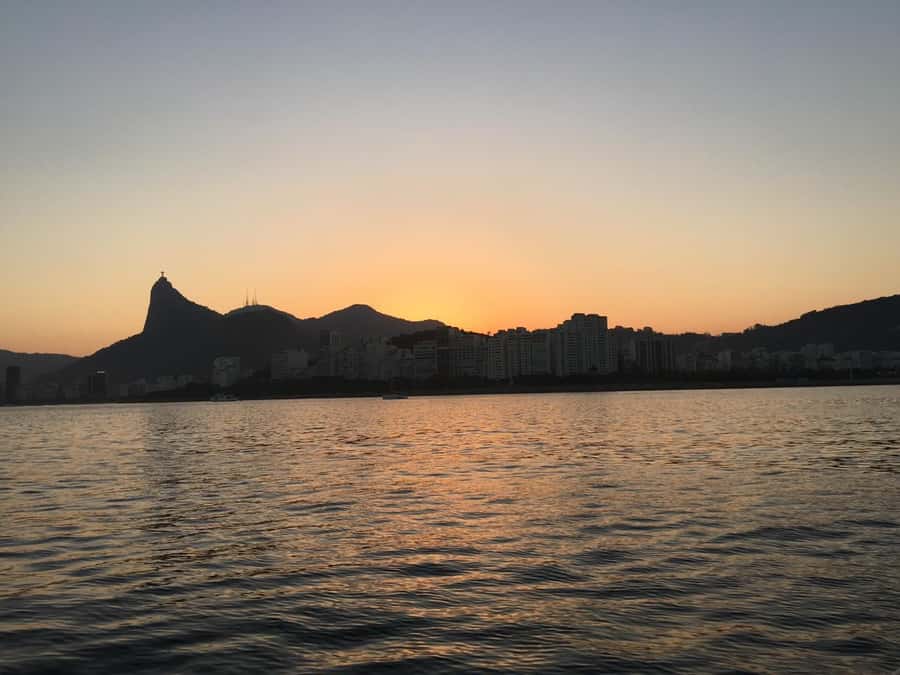 Rio de Janeiro: SpeedBoat Tour - Sunset with Beer - Sunset, music, and the Heineken toast