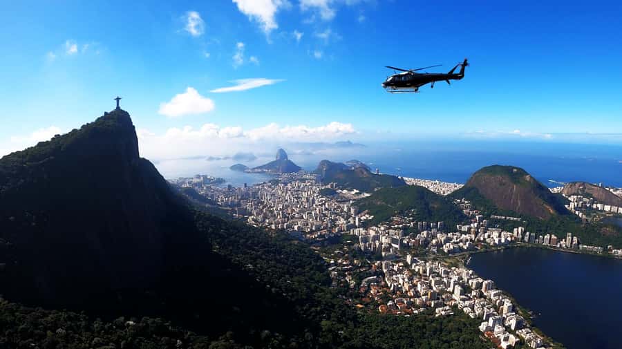 Rio de Janeiro: Sugar Loaf with Lunch and Helicopter Flight - Crossing Aterro do Flamengo toward Urca