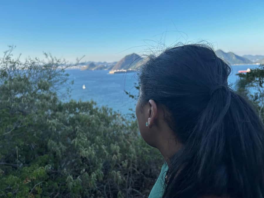 Rio De Janeiro: SUGARLOAF MOUNTAIN HIKE & CLIMB - How the rope-assisted climb works