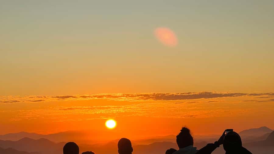 Rio de Janeiro: Sunrise Lookout and Christ the Redeemer Tour - The guides and the photo service