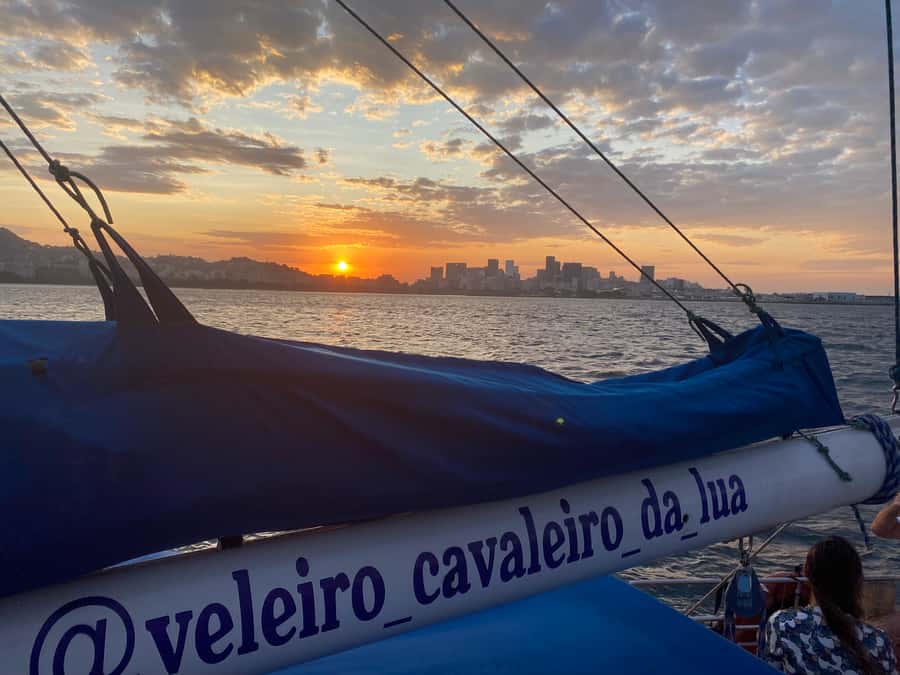 Rio de Janeiro: Sunset Sailboat Tour with Open Bar - What the open bar actually includes