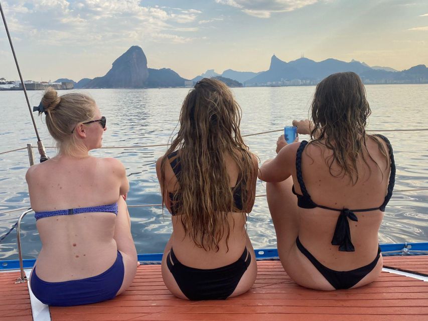 Rio de Janeiro: Sunset Sailboat Tour with Open Bar - The crew makes the difference