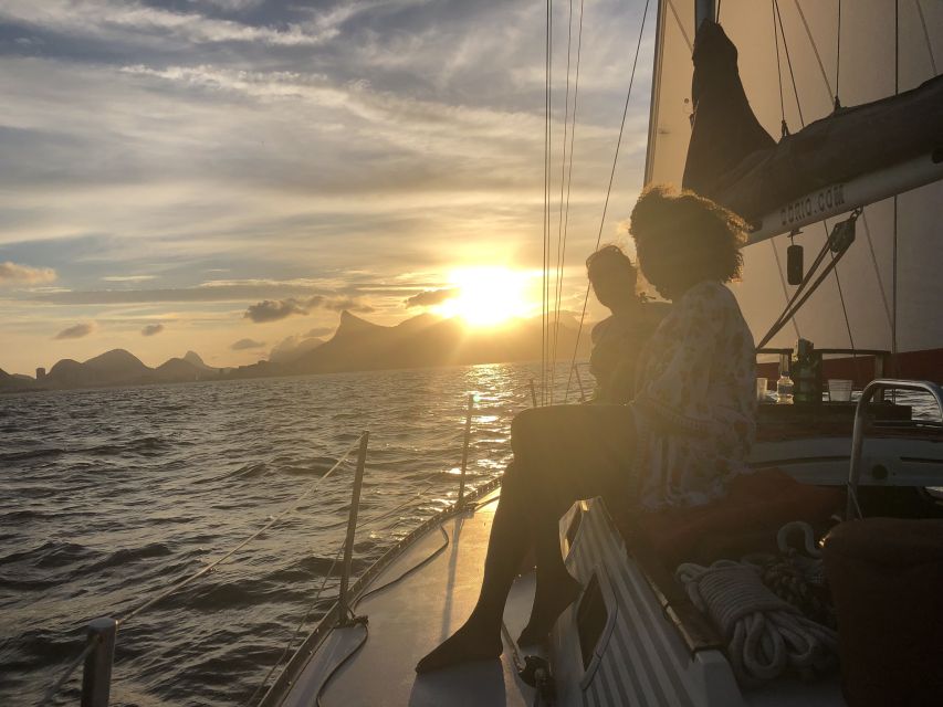 Rio de Janeiro: Sunset Sailing Tour - What is served on the boat