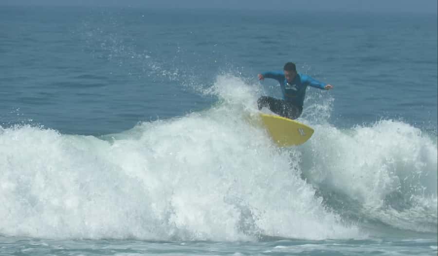Rio de Janeiro: Surflessons and surfcoach. - CADES headquarters and useful facilities