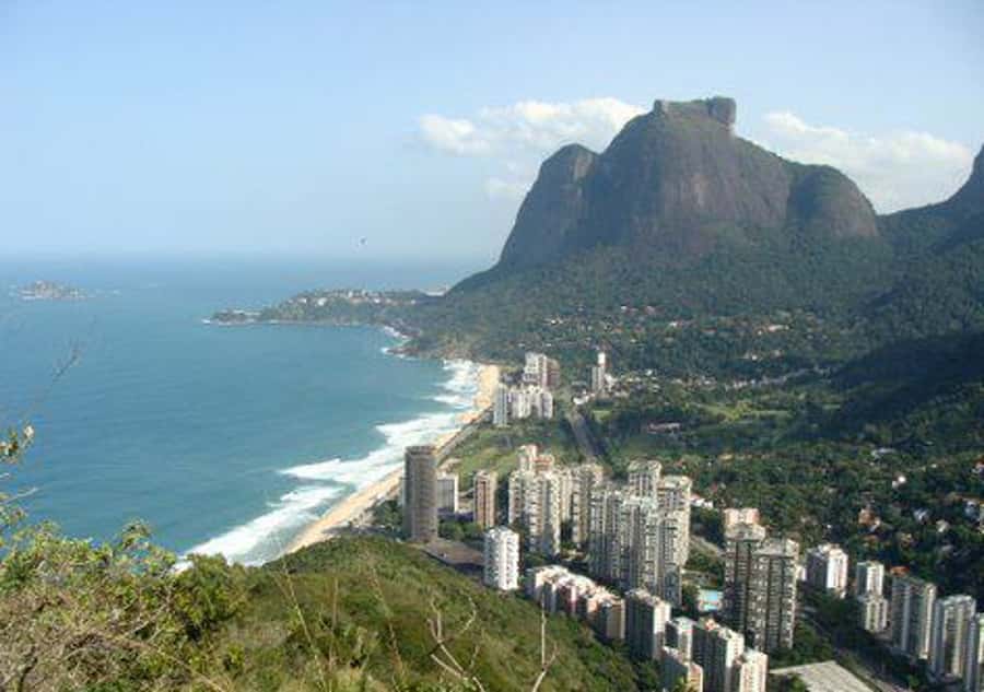 Rio de Janeiro: Vidigal Favela Tour and Two Brothers Hike - How the guides shape the experience
