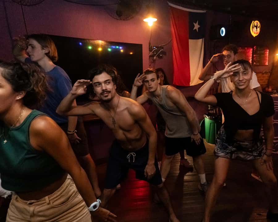 Rio Experience: Caipirinha Workshop (2 Caipis) + Funk Class - Who will enjoy this most